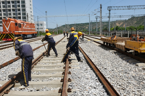 1654501780210257.jpg 替换钢轨2.jpg