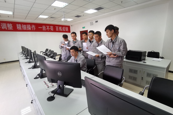 1699435348158910.jpg 仿真机培训_副本.jpg