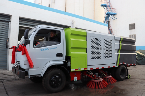 1701239053673353.jpg 井下防爆车_副本.jpg