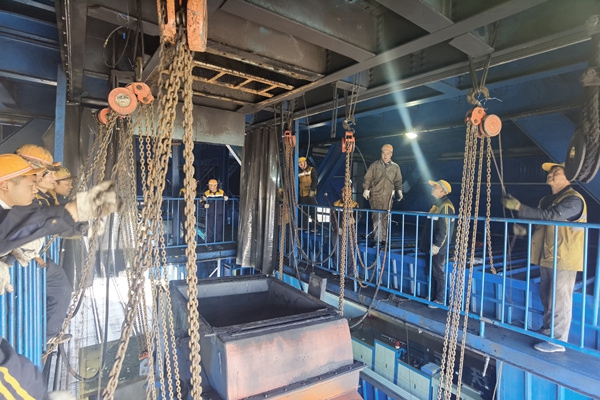 1701313977209976.jpg 溜煤槽装置_副本.jpg