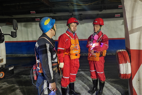 1710488078147537.jpg °×Êé¼Ç-ÃÏ´å.jpg