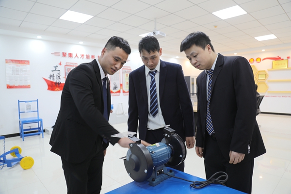 2 0A8A0096_����.jpg