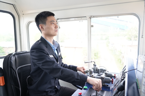 1714989377681178.jpg »ú³µ³ËÎñÔ±_¸±±¾.jpg