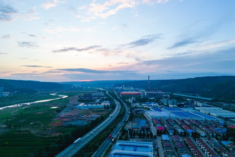 ³ÇÍâµÄ¹¤³§ÓëÐæÂä