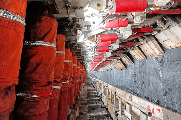 1724233042822104.jpg 1——上半程:难中求成 稳中有进.jpg