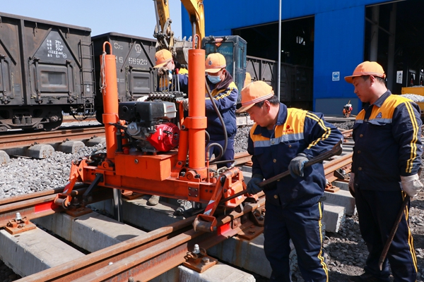 1730252751124202.jpg 装备维护_副本.jpg