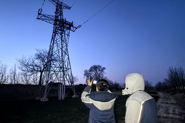 1737423451174246.jpg 夜间测温巡视 (2)_副本.jpg