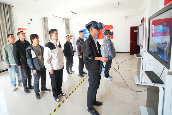 1745811067128608.jpg 2_¸±±¾.jpg