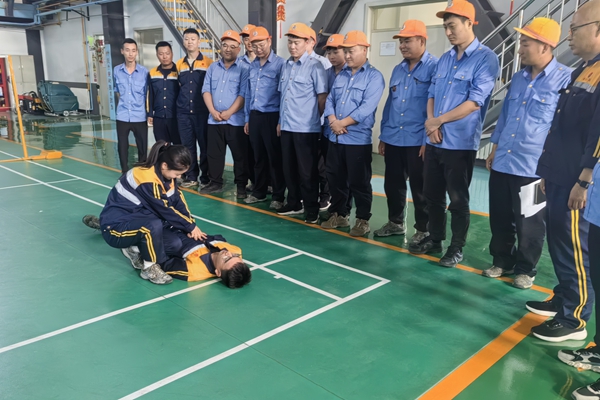 1750040252168171.jpg 应急演练_副本.jpg