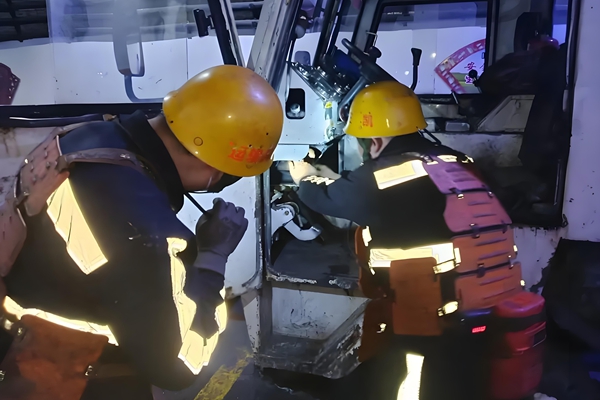 1758701514163973.jpg 4_¸±±¾.jpg